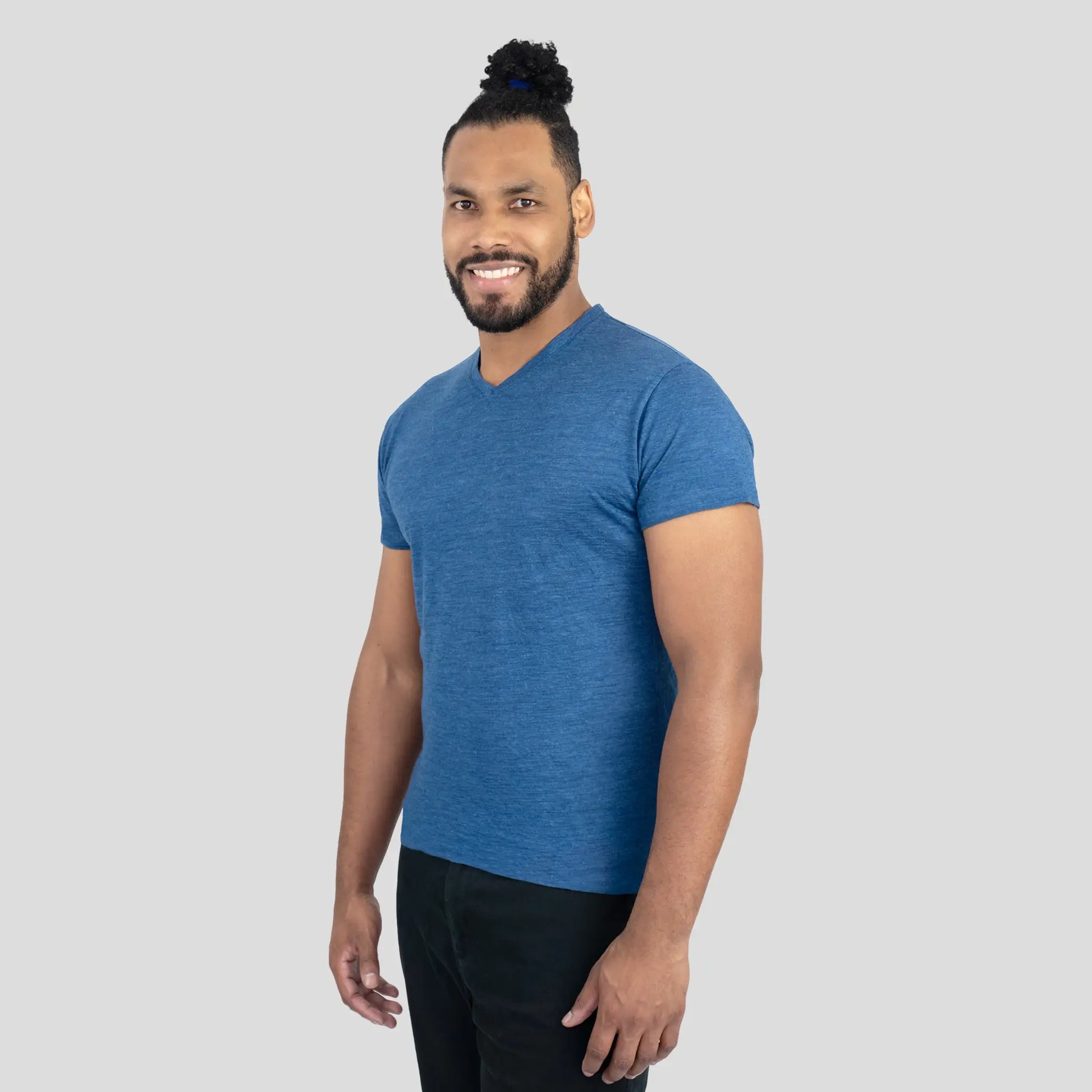 Men's Alpaca Wool Shirt: 160 Ultralight V-Neck color Natural Blue