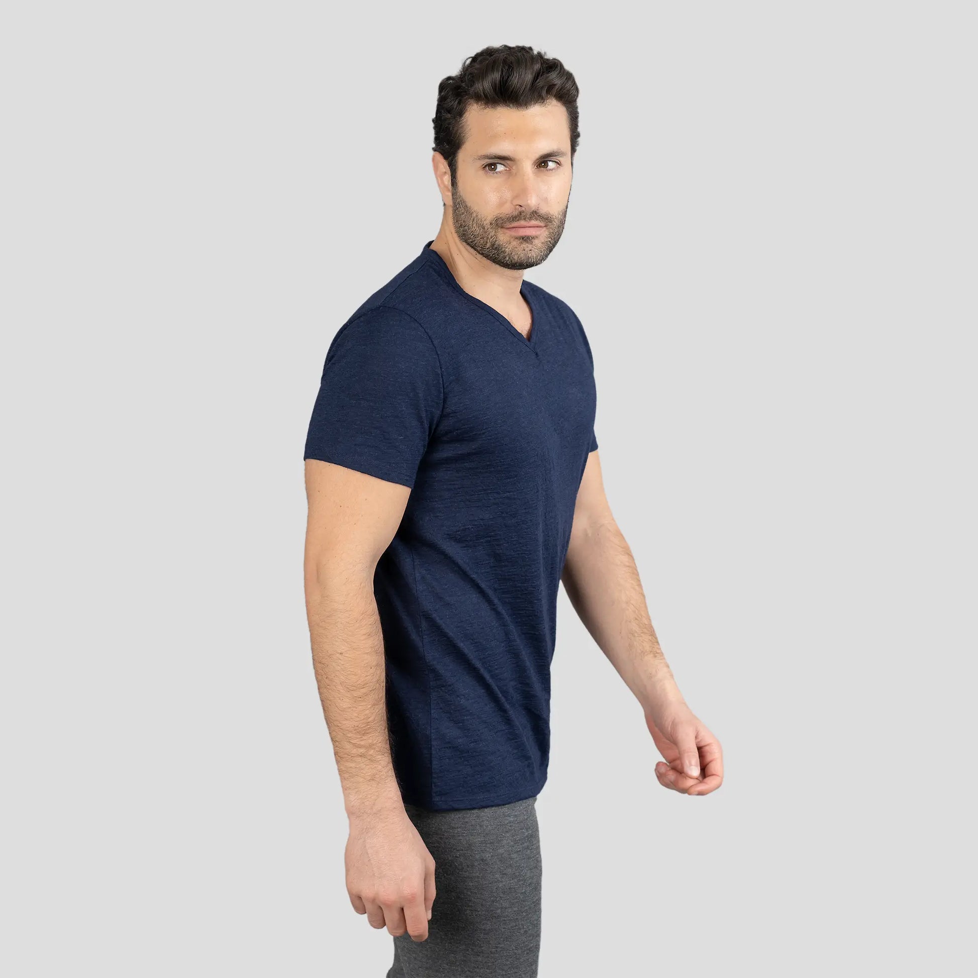 Men's Alpaca Wool Shirt: 160 Ultralight V-Neck color Navy Blue